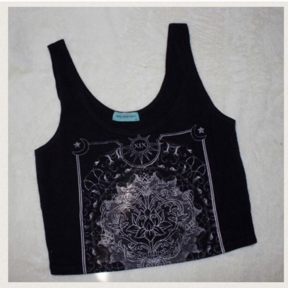 Lotus Flower Patterned Crop Top
